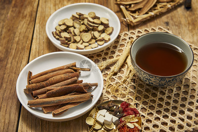 中药材药汤 千年智慧的健康馈赠