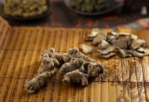 三七家族竟有19种之多？辨明真伪功效殊，吃错难怪没效果